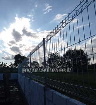 DAFTAR HARGA PAGAR BRC 90 x 240