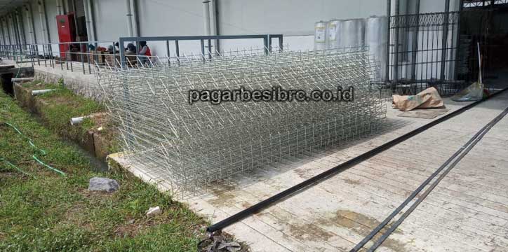 PAGAR BRC LUBUKLINGGAU AMAN DAN ANTI KARAT