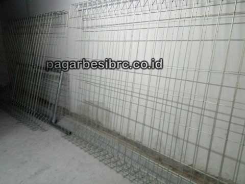 PAGAR BRC OGAN KOMERING ULU TIMUR EKONOMIS