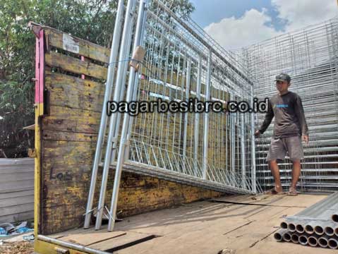 Pilihan Model Pintu Pagar BRC Untuk Rumah MURAH