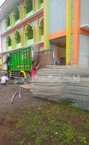 Pengiriman Pagar Besi BRC Godean Sleman