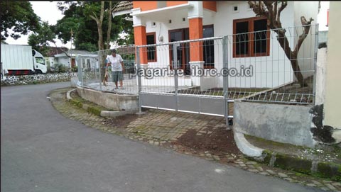 Pagar BRC untuk Rumah Minimalis di Area Perumahan